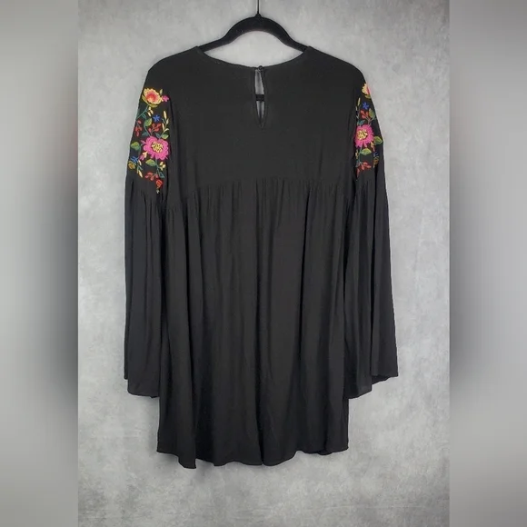 Umgee embroidered Flattering Boho Floral‎ V-Neck Long Bell Sleeve dress sizeM - Picture 8 of 11